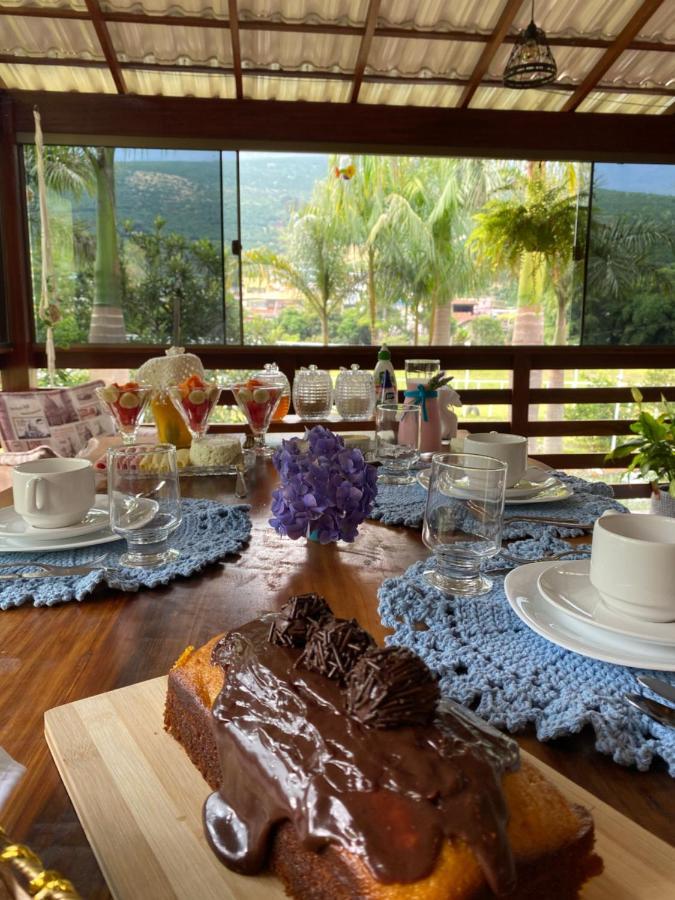 Rancho Na Serra Espera Feliz